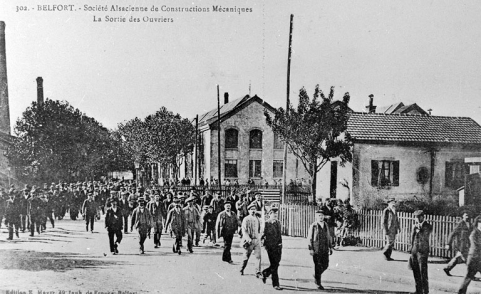 Belfort. Société Alsacienne de Constructions Mécaniques. La sortie des ouvriers. © Région Bourgogne-Franche-Comté, Inventaire du patrimoine