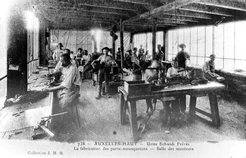 Auxelles-Haut - Usines Schwab Frères. La fabrication des porte-mousquetons. Salle des monteurs. © Région Bourgogne-Franche-Comté, Inventaire du patrimoine
