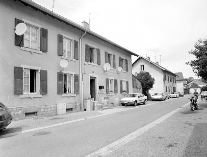 Une rue de la cité. © Région Bourgogne-Franche-Comté, Inventaire du patrimoine Une rue de la cité. © Région Bourgogne-Franche-Comté, Inventaire du patrimoine
