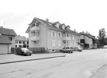 Logements collectifs (1902) rue Kléber. © Région Bourgogne-Franche-Comté, Inventaire du patrimoine Logements collectifs (1902) rue Kléber. © Région Bourgogne-Franche-Comté, Inventaire du patrimoine