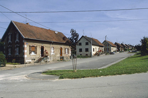 Vue d'ensemble de la rue des Combes. © Région Bourgogne-Franche-Comté, Inventaire du patrimoine