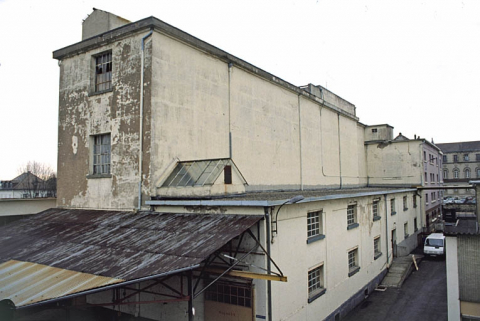 Atelier de découpage et d'imprégnation des toiles, et magasin général. © Région Bourgogne-Franche-Comté, Inventaire du patrimoine