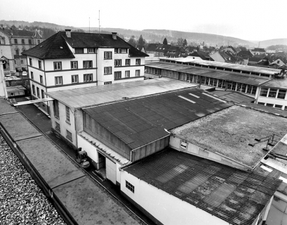 Vue plongeante sur les bureaux, le magasin d'expédition et l'ancienne chaufferie. © Région Bourgogne-Franche-Comté, Inventaire du patrimoine