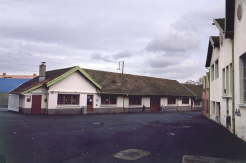Anciens entrepôts industriels convertis en salles de classe. © Région Bourgogne-Franche-Comté, Inventaire du patrimoine