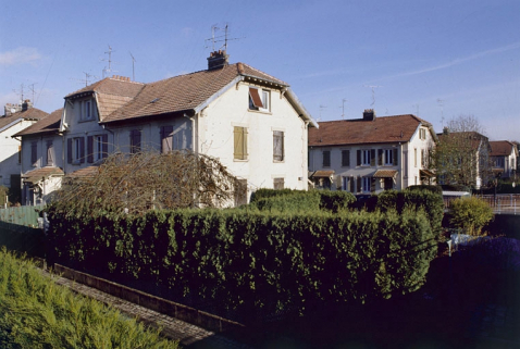 Alignement de logements ouvriers. © Région Bourgogne-Franche-Comté, Inventaire du patrimoine
