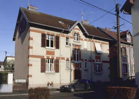 Logement ouvrier collectif à trois travées (rue de Bussang à Belfort). © Région Bourgogne-Franche-Comté, Inventaire du patrimoine