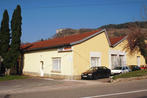 Bureaux de la nouvelle usine de bonneterie. © Région Bourgogne-Franche-Comté, Inventaire du patrimoine Bureaux de la nouvelle usine de bonneterie. © Région Bourgogne-Franche-Comté, Inventaire du patrimoine