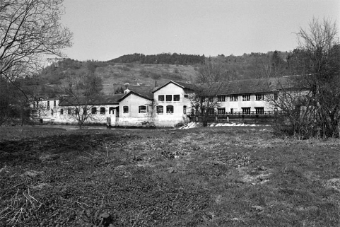 Façade sud de la bonneterie primitive et de l'ancien moulin. © Région Bourgogne-Franche-Comté, Inventaire du patrimoine Façade sud de la bonneterie primitive et de l'ancien moulin. © Région Bourgogne-Franche-Comté, Inventaire du patrimoine