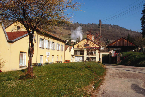 Bureau, boutique et chaufferie de la nouvelle usine de bonneterie. © Région Bourgogne-Franche-Comté, Inventaire du patrimoine Bureau, boutique et chaufferie de la nouvelle usine de bonneterie. © Région Bourgogne-Franche-Comté, Inventaire du patrimoine