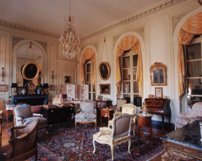 Vue d'ensemble du salon de trois quarts gauche. © Région Bourgogne-Franche-Comté, Inventaire du patrimoine