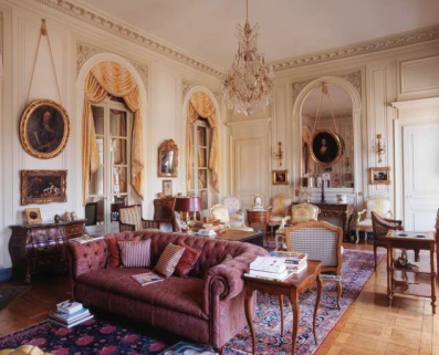 Vue d'ensemble du salon depuis le fond de la pièce. © Région Bourgogne-Franche-Comté, Inventaire du patrimoine