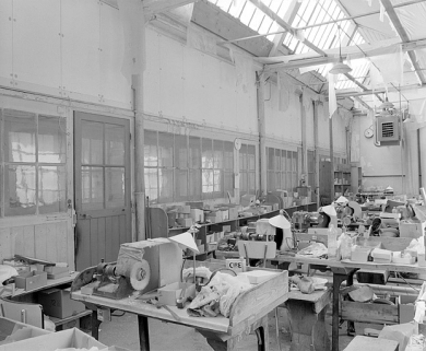 Atelier de fabrication secondaire des pipes (dit atelier de finissage) depuis l'ouest. © Région Bourgogne-Franche-Comté, Inventaire du patrimoine