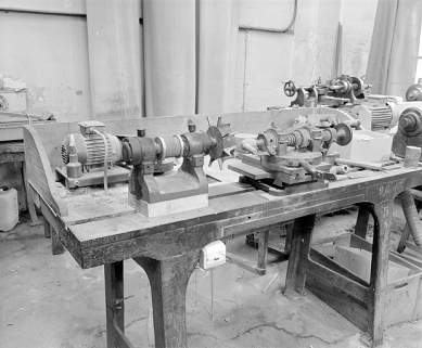 Vue d'ensemble rapprochée de l'arrondisseur (atelier de finissage). © Région Bourgogne-Franche-Comté, Inventaire du patrimoine