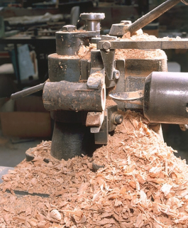 Détail de la cuillère à l'extérieur du foyer. © Région Bourgogne-Franche-Comté, Inventaire du patrimoine