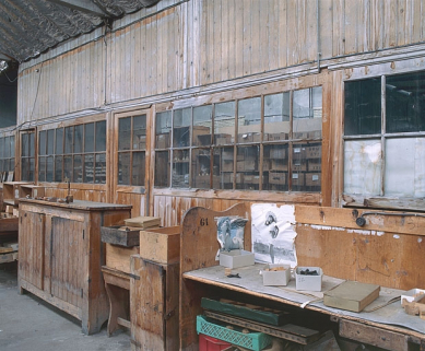 Cloison vitrée d'un atelier de vérification. © Région Bourgogne-Franche-Comté, Inventaire du patrimoine