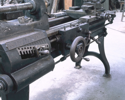 Détail de la boîte de vitesses et de la commande manuelle. © Région Bourgogne-Franche-Comté, Inventaire du patrimoine