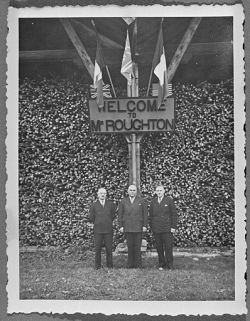 Cérémonie d'accueil de Mr Roughton à l'usine Ropp. © Région Bourgogne-Franche-Comté, Inventaire du patrimoine