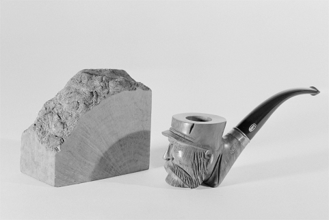 Ebauchon et pipe sculptée en bruyère. © Région Bourgogne-Franche-Comté, Inventaire du patrimoine