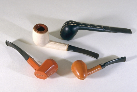 Ensemble de pipes gainées de cuir. © Région Bourgogne-Franche-Comté, Inventaire du patrimoine