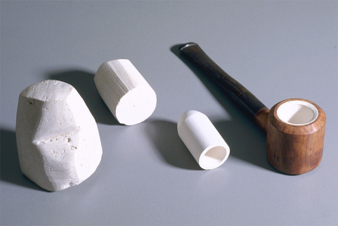 Bloc, culot et pipe culottée en écume de mer. © Région Bourgogne-Franche-Comté, Inventaire du patrimoine