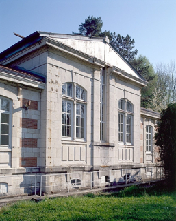 Façade sud, de trois quarts gauche. © Région Bourgogne-Franche-Comté, Inventaire du patrimoine