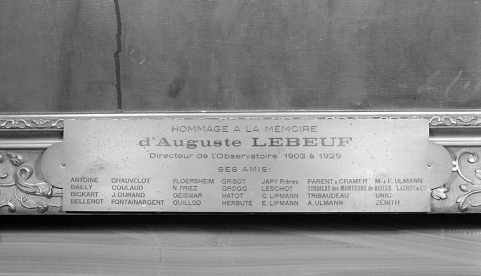 Cartel sur plaque de laiton. © Région Bourgogne-Franche-Comté, Inventaire du patrimoine Cartel sur plaque de laiton. © Région Bourgogne-Franche-Comté, Inventaire du patrimoine