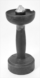 Coquille (dop) sur son support. © Région Bourgogne-Franche-Comté, Inventaire du patrimoine