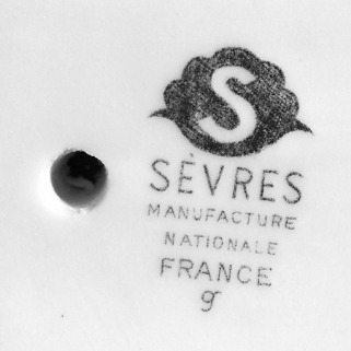 Marque de la Manufacture de Sèvres. © Région Bourgogne-Franche-Comté, Inventaire du patrimoine