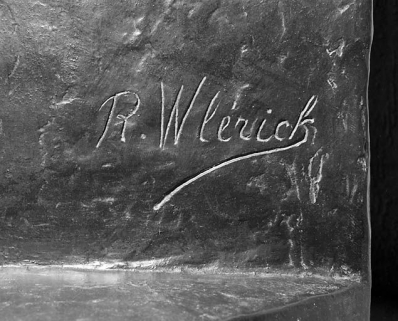 Signature du sculpteur Robert Wlérick. © Région Bourgogne-Franche-Comté, Inventaire du patrimoine