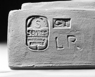 Marque de la Manufacture de Sèvres. © Région Bourgogne-Franche-Comté, Inventaire du patrimoine