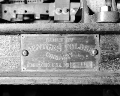 Plaque du constructeur. © Région Bourgogne-Franche-Comté, Inventaire du patrimoine