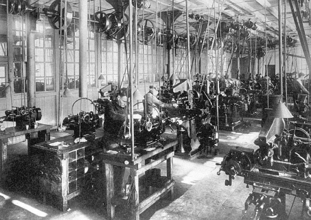 Atelier de fraisage. © Région Bourgogne-Franche-Comté, Inventaire du patrimoine Atelier de fraisage. © Région Bourgogne-Franche-Comté, Inventaire du patrimoine