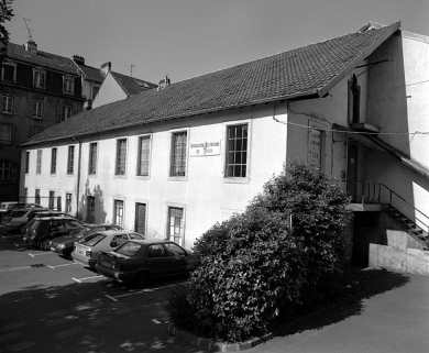Façade est d'un atelier de fabrication en coeur d'îlot. © Région Bourgogne-Franche-Comté, Inventaire du patrimoine