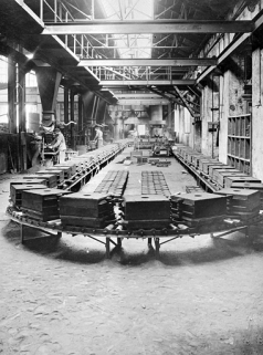 Fonderie : carrousel pour le moulage des grilles de résistance. © Région Bourgogne-Franche-Comté, Inventaire du patrimoine