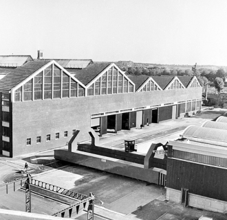 Atelier de montage des tractions. © Région Bourgogne-Franche-Comté, Inventaire du patrimoine