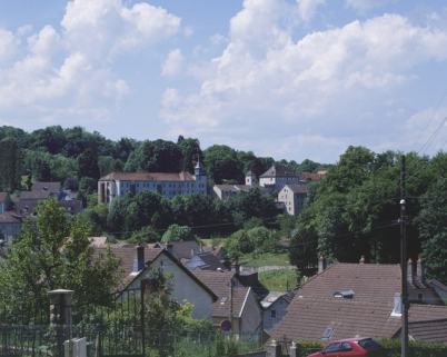 Vue d'ensemble depuis le nord-est. © Région Bourgogne-Franche-Comté, Inventaire du patrimoine