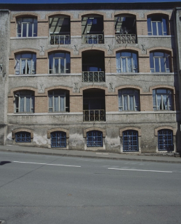 Travées de la façade antérieure. © Région Bourgogne-Franche-Comté, Inventaire du patrimoine