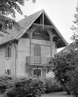 Détail du pignon de la conciergerie. © Région Bourgogne-Franche-Comté, Inventaire du patrimoine