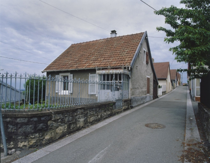 Maison individuelle rue des Mélèzes. © Région Bourgogne-Franche-Comté, Inventaire du patrimoine