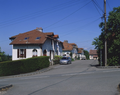 Vue de la rue des Fondeurs depuis l'est. © Région Bourgogne-Franche-Comté, Inventaire du patrimoine Vue de la rue des Fondeurs depuis l'est. © Région Bourgogne-Franche-Comté, Inventaire du patrimoine