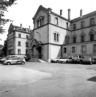 Façade antérieure de l'ancien couvent (actuellement bureaux). © Région Bourgogne-Franche-Comté, Inventaire du patrimoine