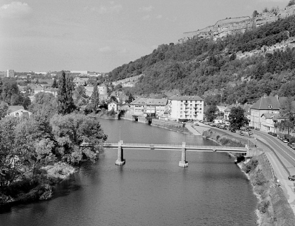 Vue d'ensemble plongeante depuis l'aval. © Région Bourgogne-Franche-Comté, Inventaire du patrimoine Vue d'ensemble plongeante depuis l'aval. © Région Bourgogne-Franche-Comté, Inventaire du patrimoine