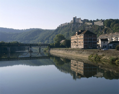 Port fluvial : vue d'ensemble depuis le nord (rive droite en aval). © Région Bourgogne-Franche-Comté, Inventaire du patrimoine Port fluvial : vue d'ensemble depuis le nord (rive droite en aval). © Région Bourgogne-Franche-Comté, Inventaire du patrimoine