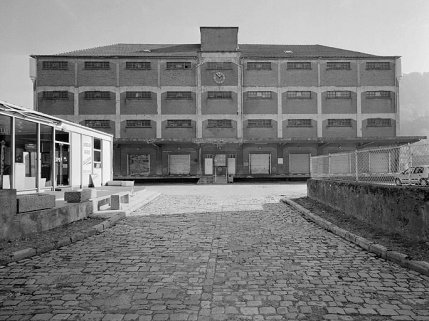 Entrepôt : façade antérieure. © Région Bourgogne-Franche-Comté, Inventaire du patrimoine Entrepôt : façade antérieure. © Région Bourgogne-Franche-Comté, Inventaire du patrimoine