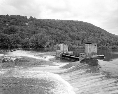 Vue d'ensemble depuis l'écluse, rive gauche. © Région Bourgogne-Franche-Comté, Inventaire du patrimoine