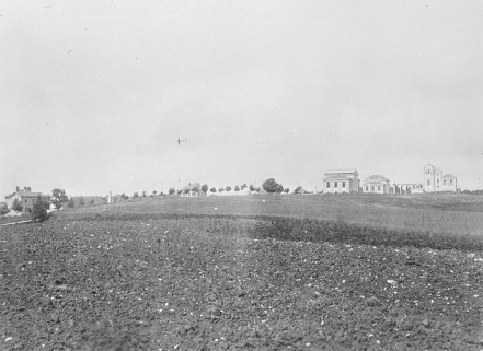 Vue prise de l'est, 1892. © Région Bourgogne-Franche-Comté, Inventaire du patrimoine Vue prise de l'est, 1892. © Région Bourgogne-Franche-Comté, Inventaire du patrimoine