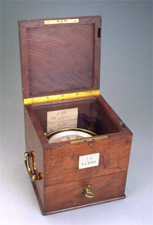 Le chronomètre dans son coffret, couvercle ouvert. © Région Bourgogne-Franche-Comté, Inventaire du patrimoine