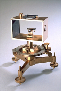 Vue de l'arrière de l'instrument. © Région Bourgogne-Franche-Comté, Inventaire du patrimoine
