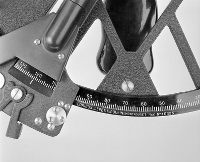 Limbe, vernier et signature du fabricant. © Région Bourgogne-Franche-Comté, Inventaire du patrimoine