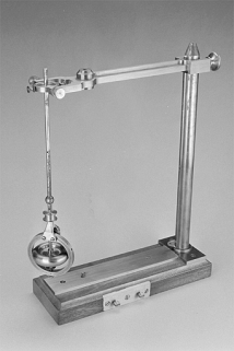 Montage : pendule polygonal de M. Gruey. © Région Bourgogne-Franche-Comté, Inventaire du patrimoine